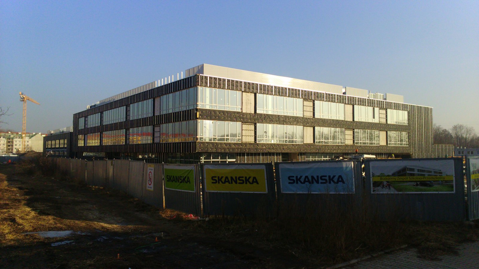 Roboty wykończeniowe i elewacyjne w ZSP przy ul. Kłodzkiej we Wrocławiu