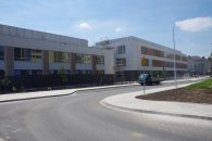 Szkoła we Wrocławiu - prace wykończeniowe. Widok prawie finalny